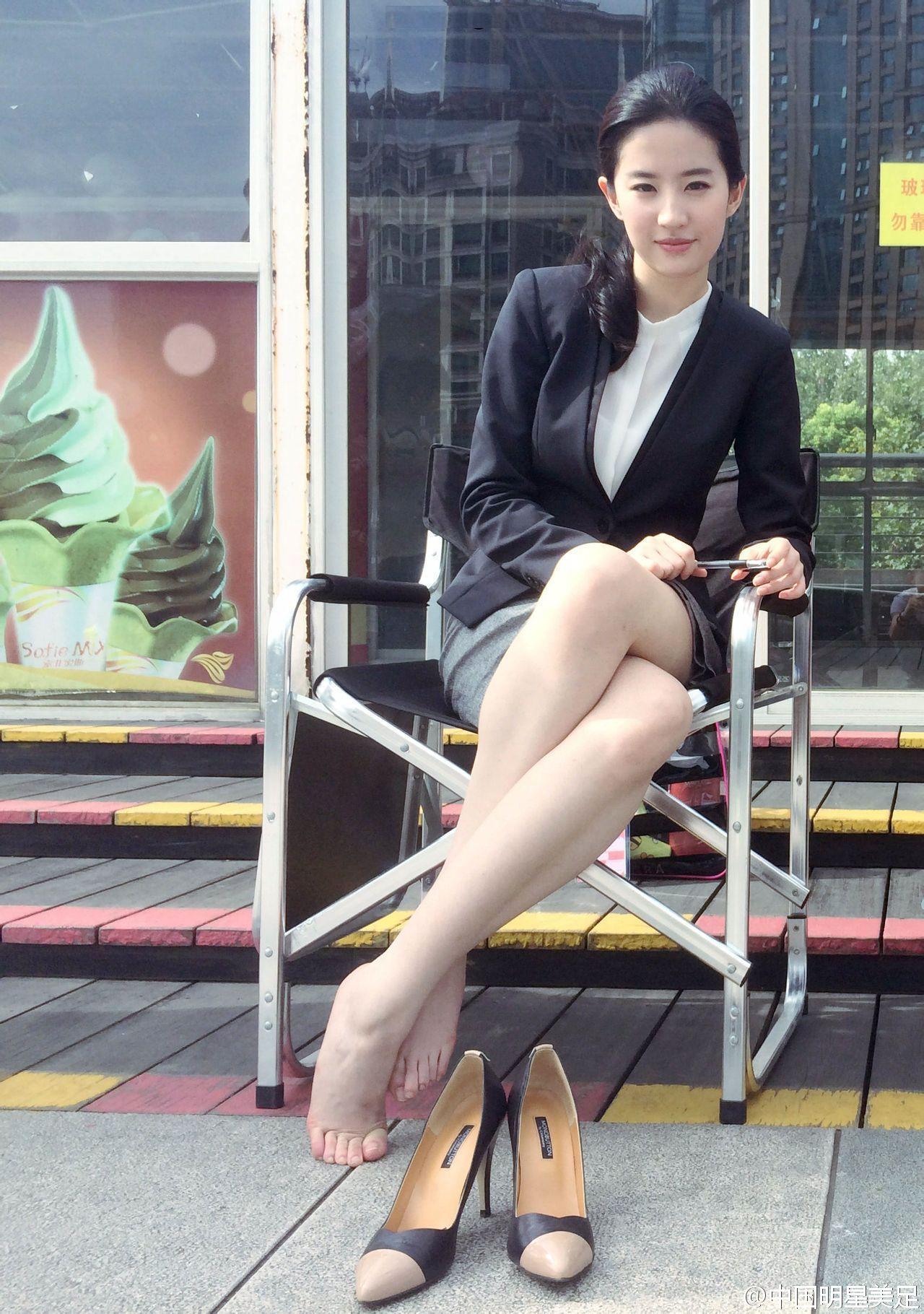 Yifei-Liu-Feet-1939961.jpg